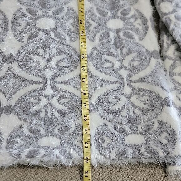 The Limited Gray and White Zippered Long Sleeve Eyelash Cardigan Sweater - Small - Picture 15 of 16
